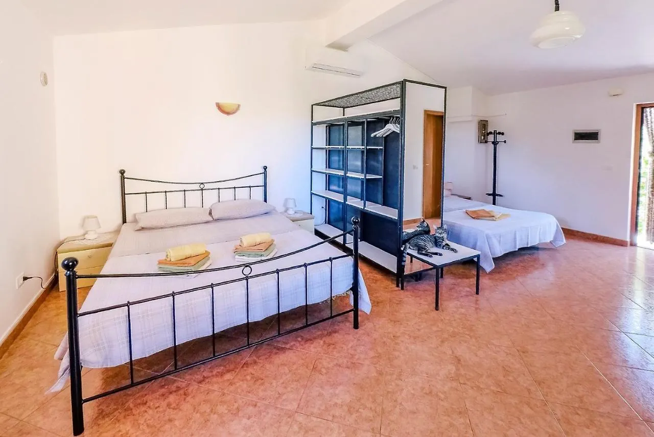 Studio Apartment Gianni Vižinada Kroatië