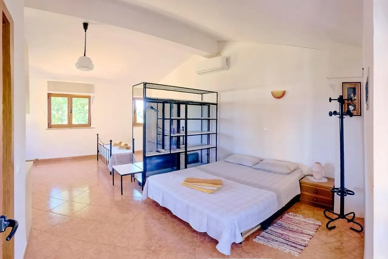 Studio Apartment Gianni Vižinada 0*,  Kroatië